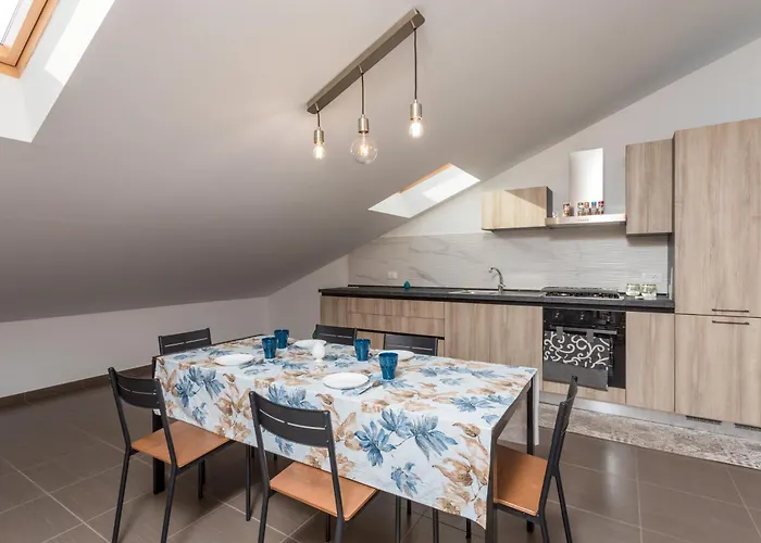 Sophia * Fiumefreddo di Sicilia